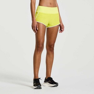 Women's Saucony Outpace 2.5" Split Shorts Yellow | LBRNWZO-05