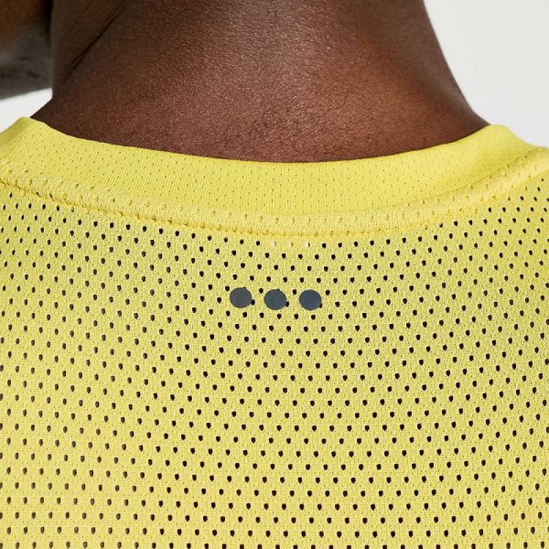 Men's Saucony Elevate Sleeveless Tank Top Yellow | IYOJKAN-37