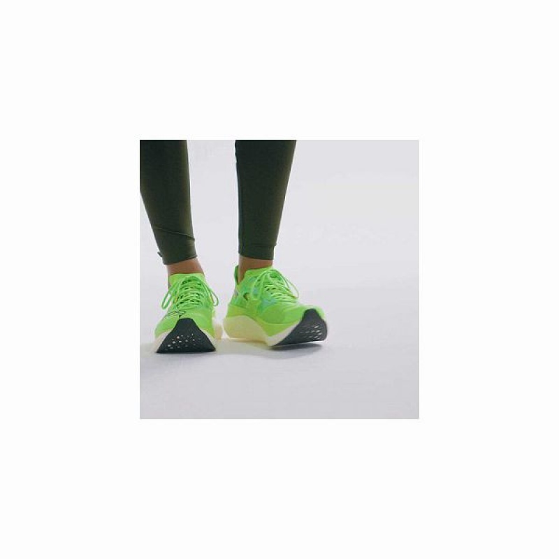 Women's Saucony Endorphin Elite Running Shoes Green | FNOSHIQ-41